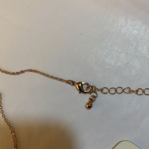 NWT goldtone/silvertone chain necklace with silver nugget look pendant - Picture 6 of 6